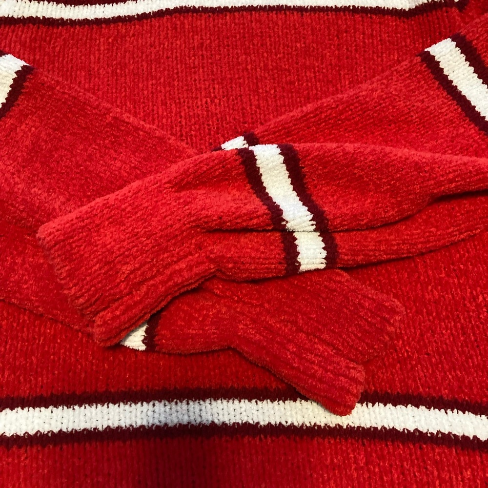 pullover Sweater - Picture 9 of 9
